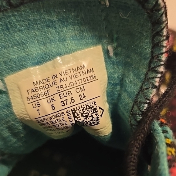 Converse Multicolor Knit Sneakers with Black and White Accents - Picture 3 of 5